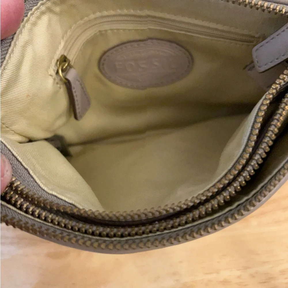 Fossil Elegant Cow-Hide  Leather Crossbody Bag